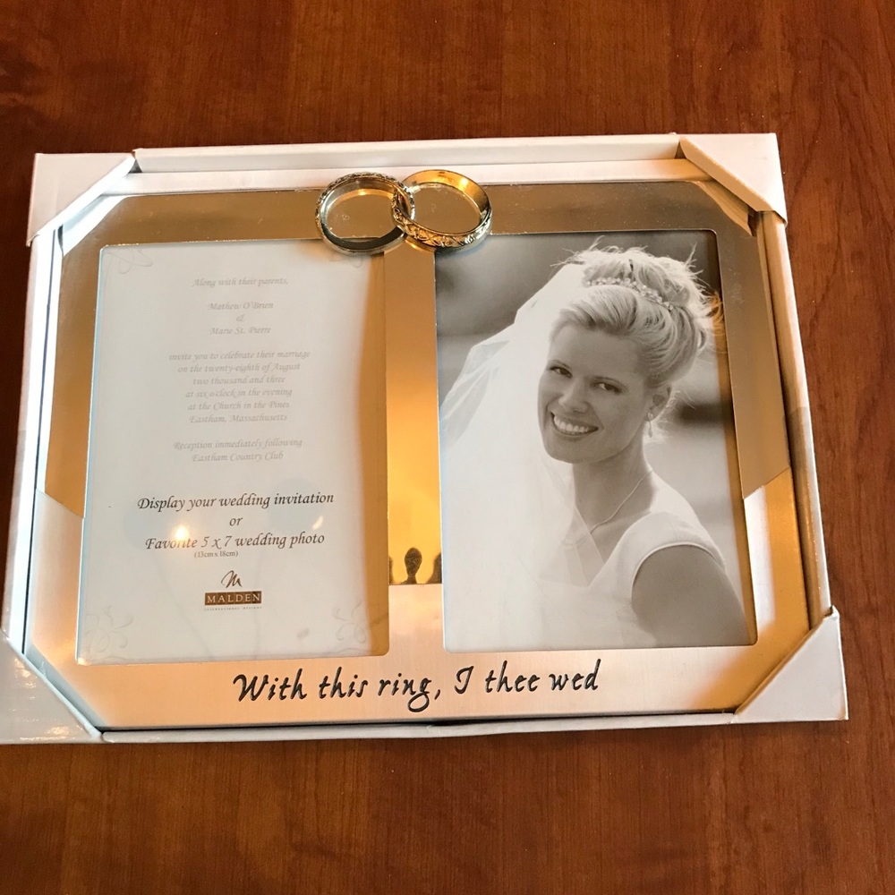 With this Ring silver wedding & invite frame 5x7